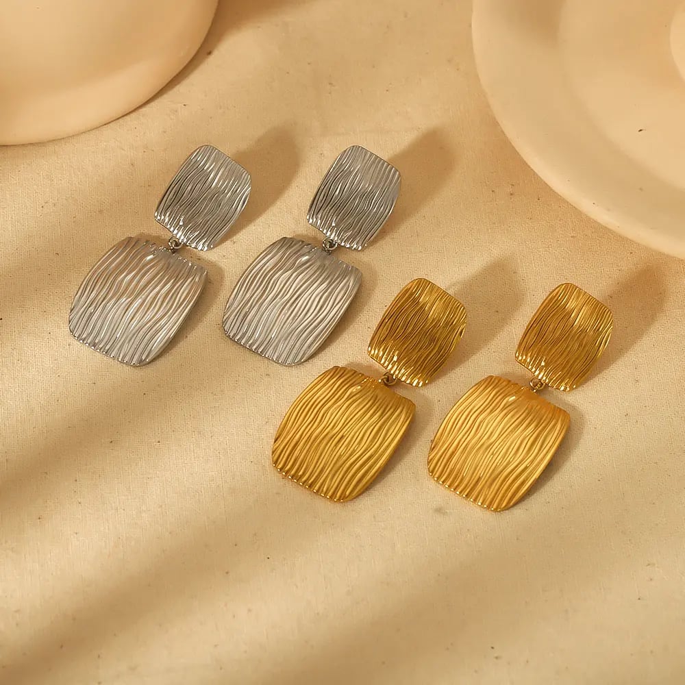 1 pair of exaggerated personality  gold-plated stainless steel striped texture geometric square pendant earrings suitable for women's daily wear
